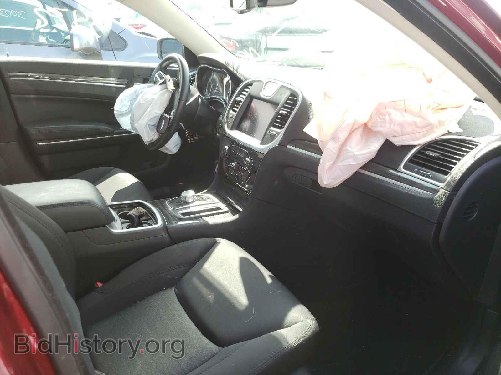 2019 CHRYSLER 300 - VIN: 2C3CCAAG1KH760902 - Фото 5