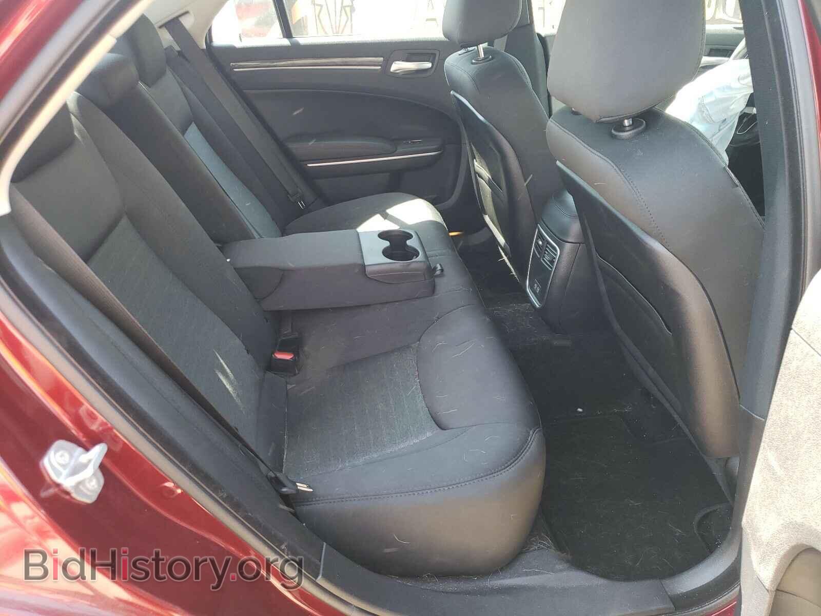 2019 CHRYSLER 300 - VIN: 2C3CCAAG1KH760902 - Фото 6