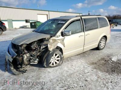 2011 Chrysler MINIVAN Town & COU, beige — VIN 2A4RR8DG8BR616664, Copart