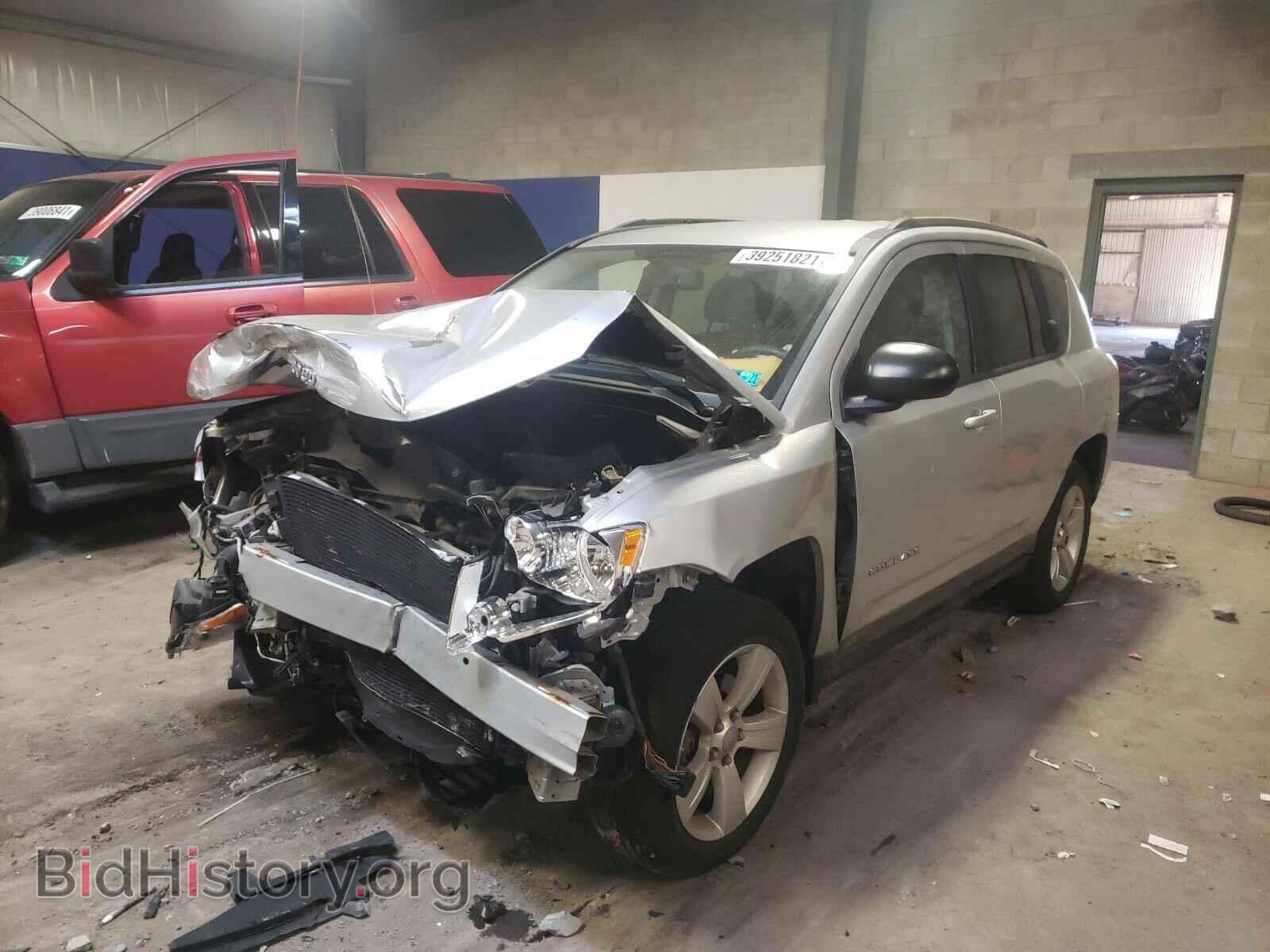 2012 JEEP COMPASS - VIN: 1C4NJDBB8CD509629 - Фото 2