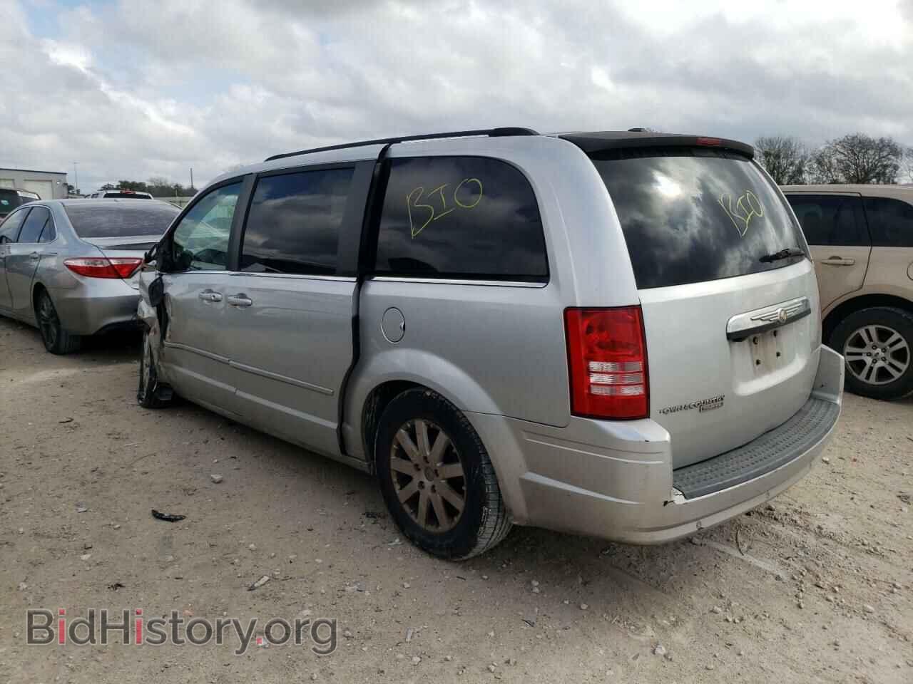 2008 CHRYSLER MINIVAN - VIN: 2A8HR54P58R662163 - Фото 2