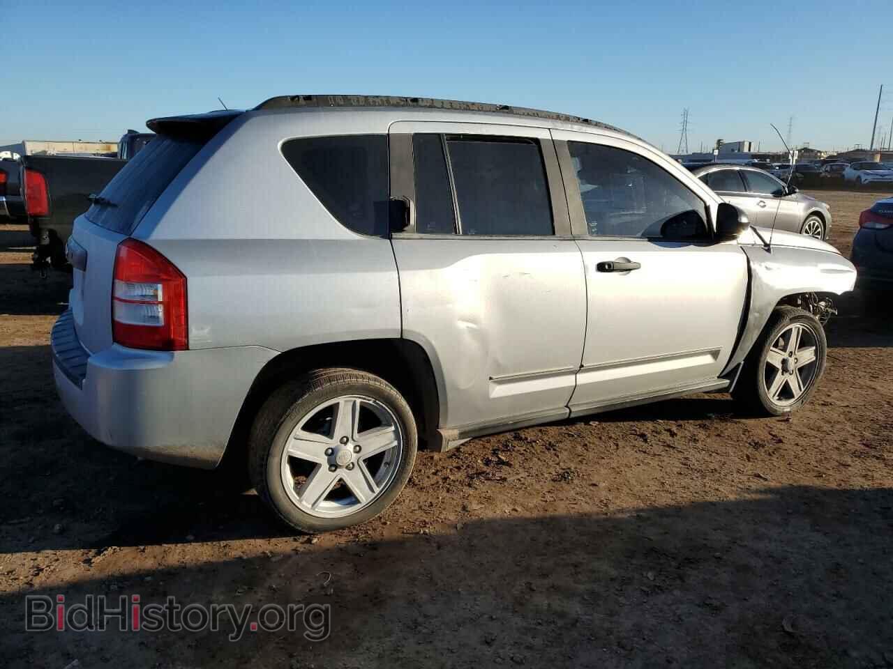 2008 JEEP COMPASS - VIN: 1J8FT47048D778636 - Фото 3