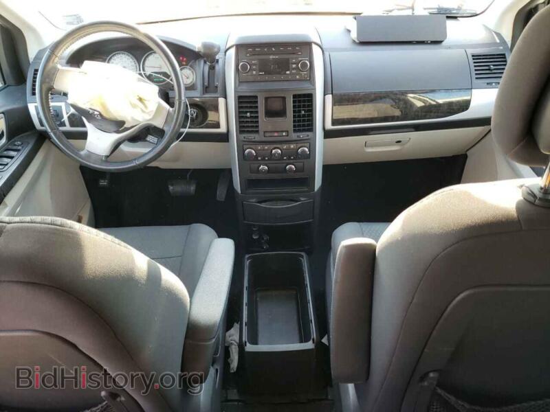 2010 Dodge CARAVAN (VIN 2D4RN5D16AR444213) — фото 8 из 13