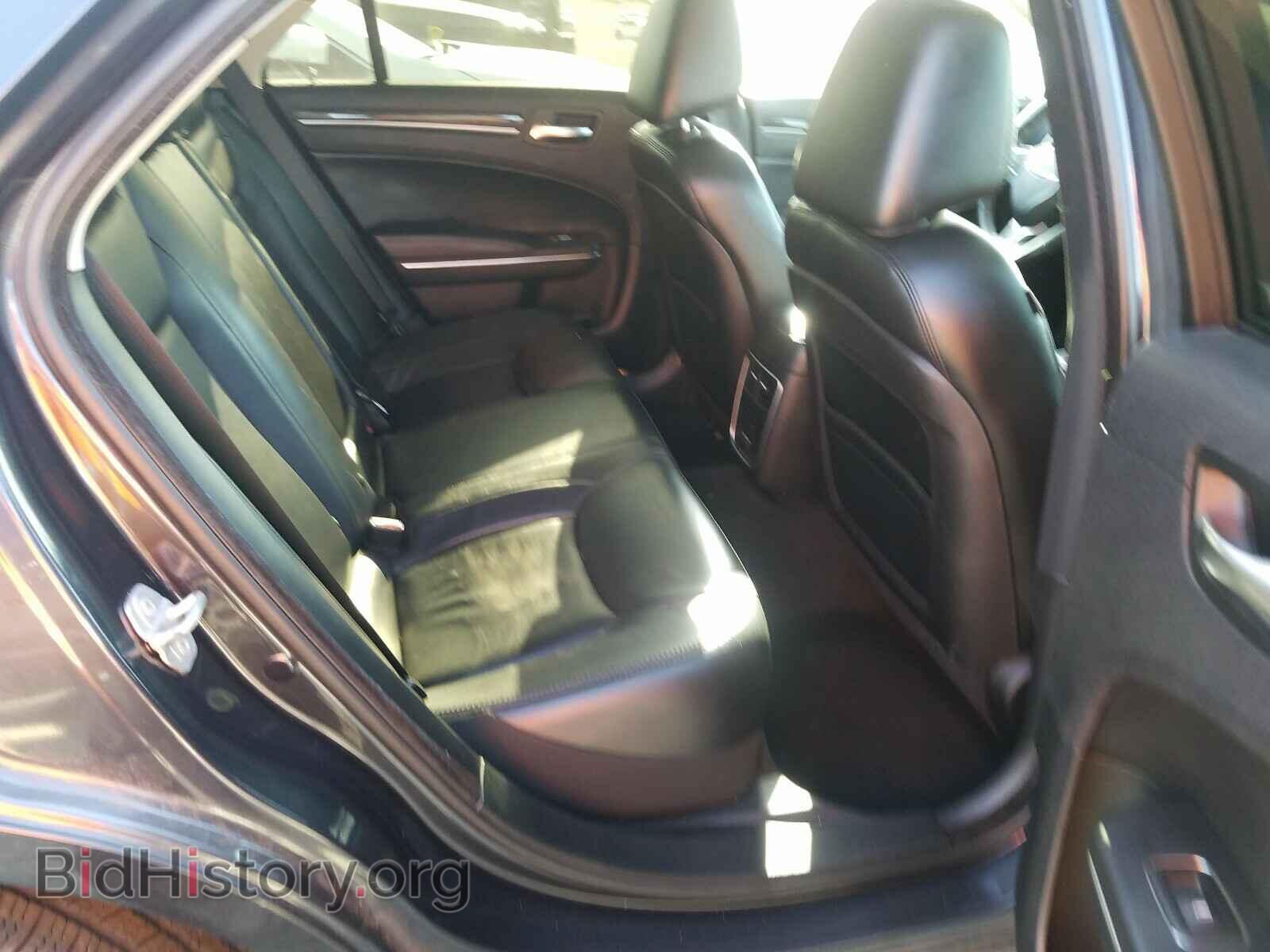 2016 CHRYSLER 300 - VIN: 2C3CCAAG5GH211825 - Фото 6