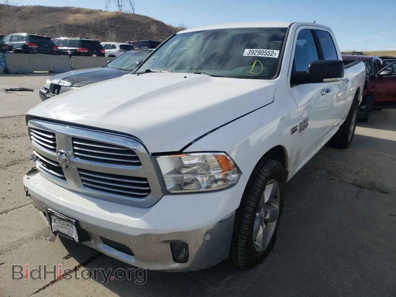 2016 RAM 1500 - VIN: 1C6RR7TT0GS310716 - Фото 2