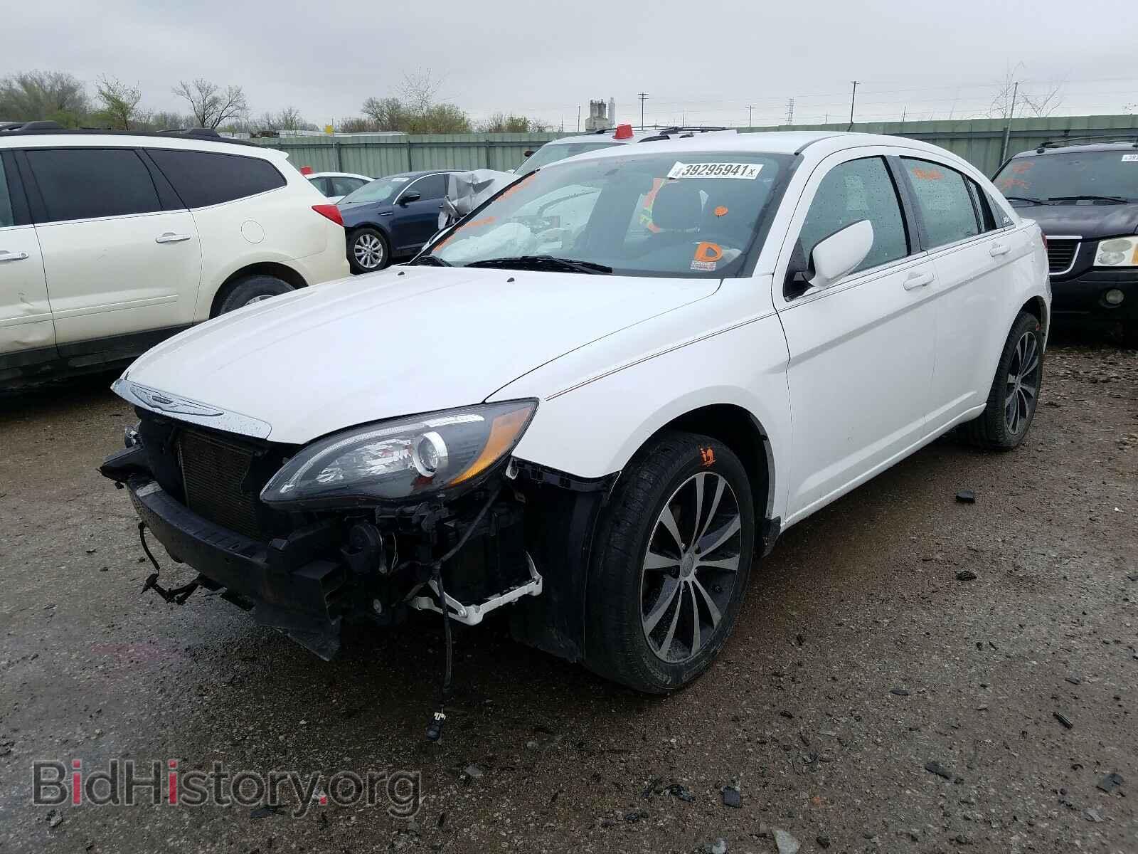 2013 CHRYSLER 200 - VIN: 1C3CCBBB4DN584074 - Фото 2