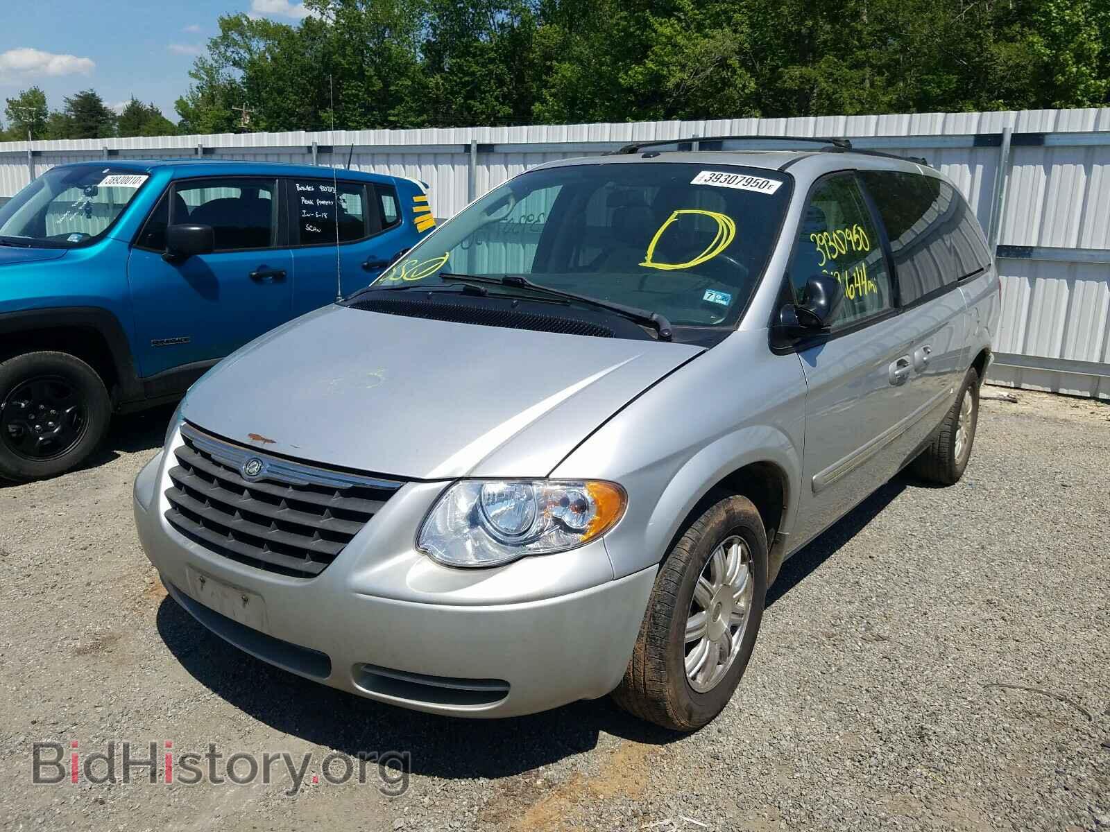 2006 CHRYSLER MINIVAN - VIN: 2A4GP54L66R887527 - Фото 2