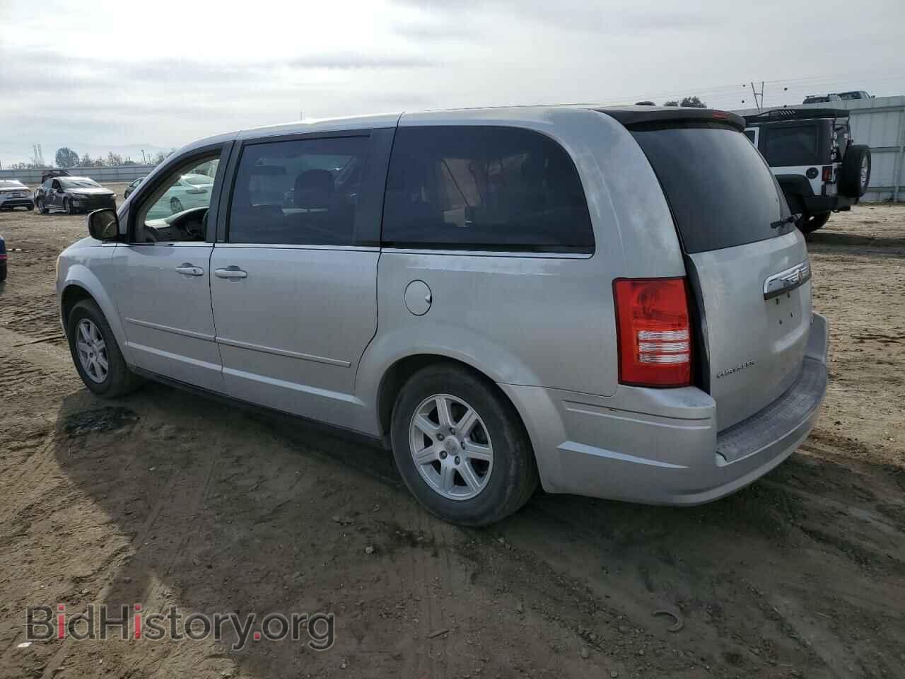 2010 CHRYSLER MINIVAN - VIN: 2A4RR2D10AR391261 - Photo 2