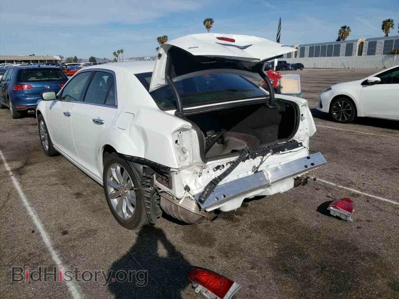 2019 CHRYSLER 300 - VIN: 2C3CCAKG4KH528759 - Фото 3