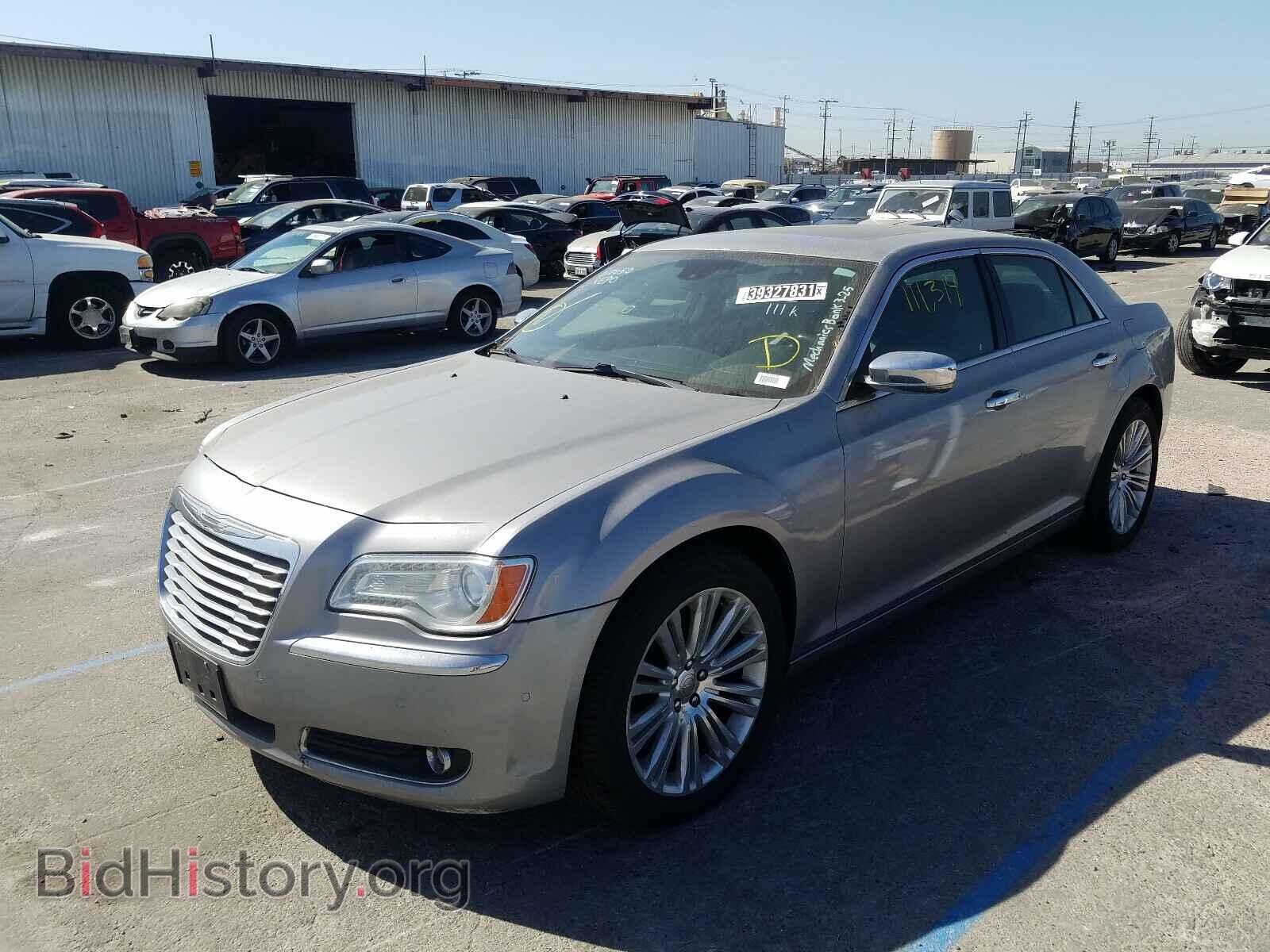 2011 CHRYSLER 300 - VIN: 2C3CA6CT0BH522777 - Фото 2