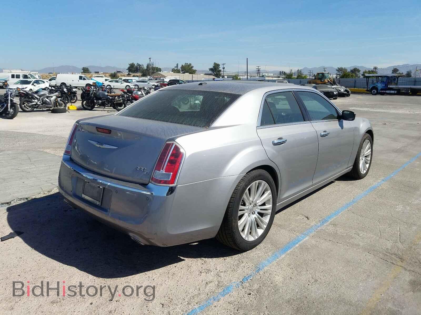 2011 CHRYSLER 300 - VIN: 2C3CA6CT0BH522777 - Фото 4