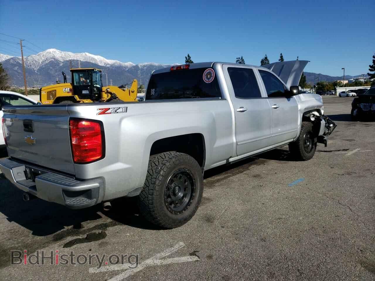 2018 CHEVROLET SILVERADO - VIN: 3GCUKREC7JG432651 - Фото 3