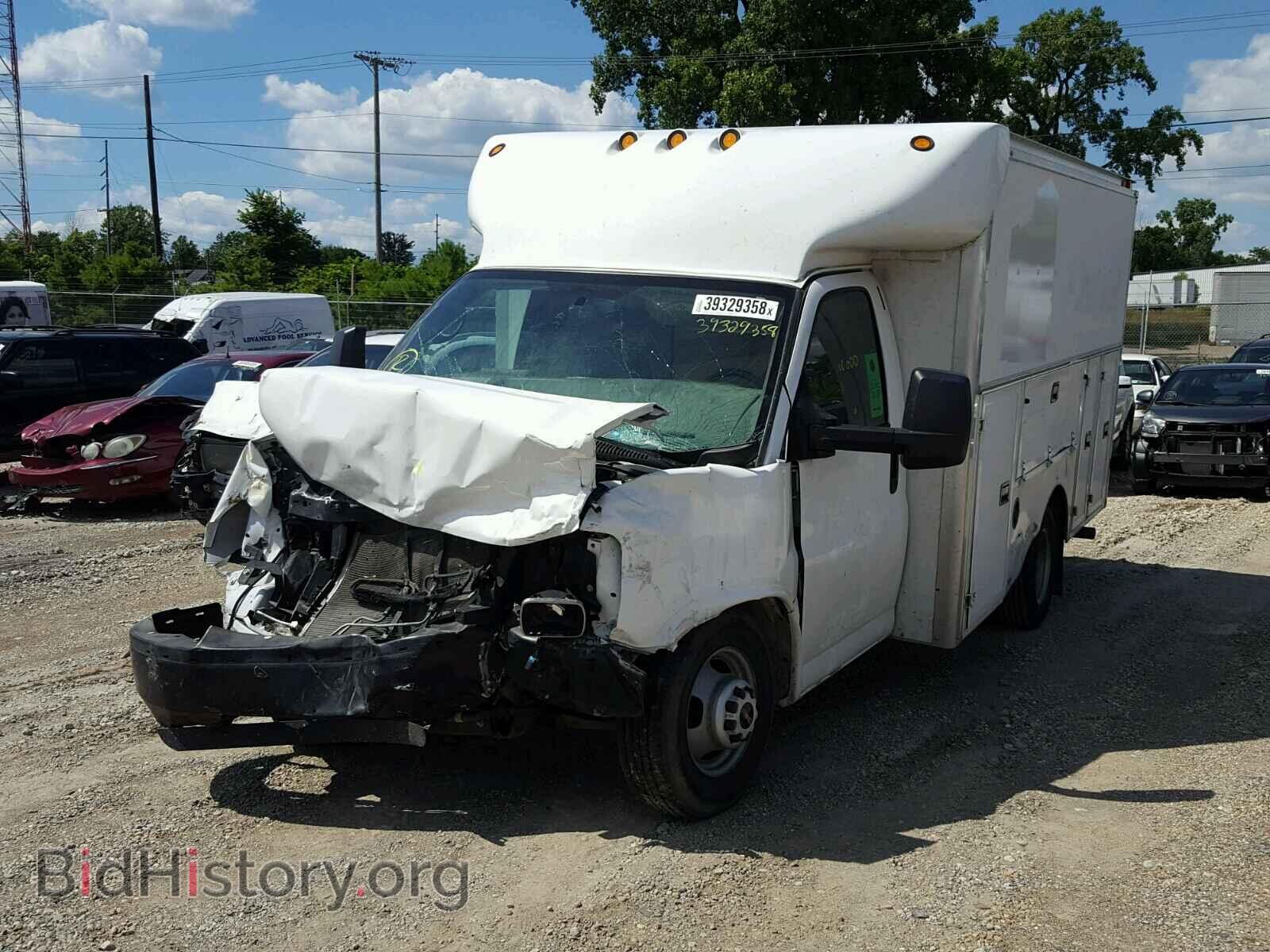 2015 GMC SAVANA - VIN: 1GD372CG4F1102252 - Фото 2