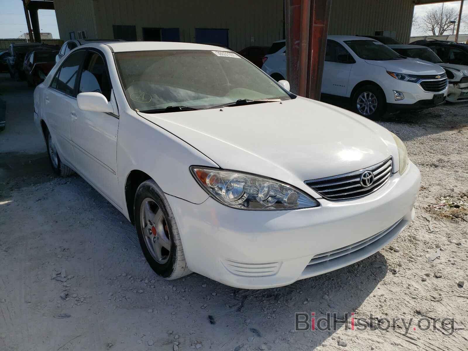 Photo 4T1BE32KX6U702849 - TOYOTA CAMRY 2006