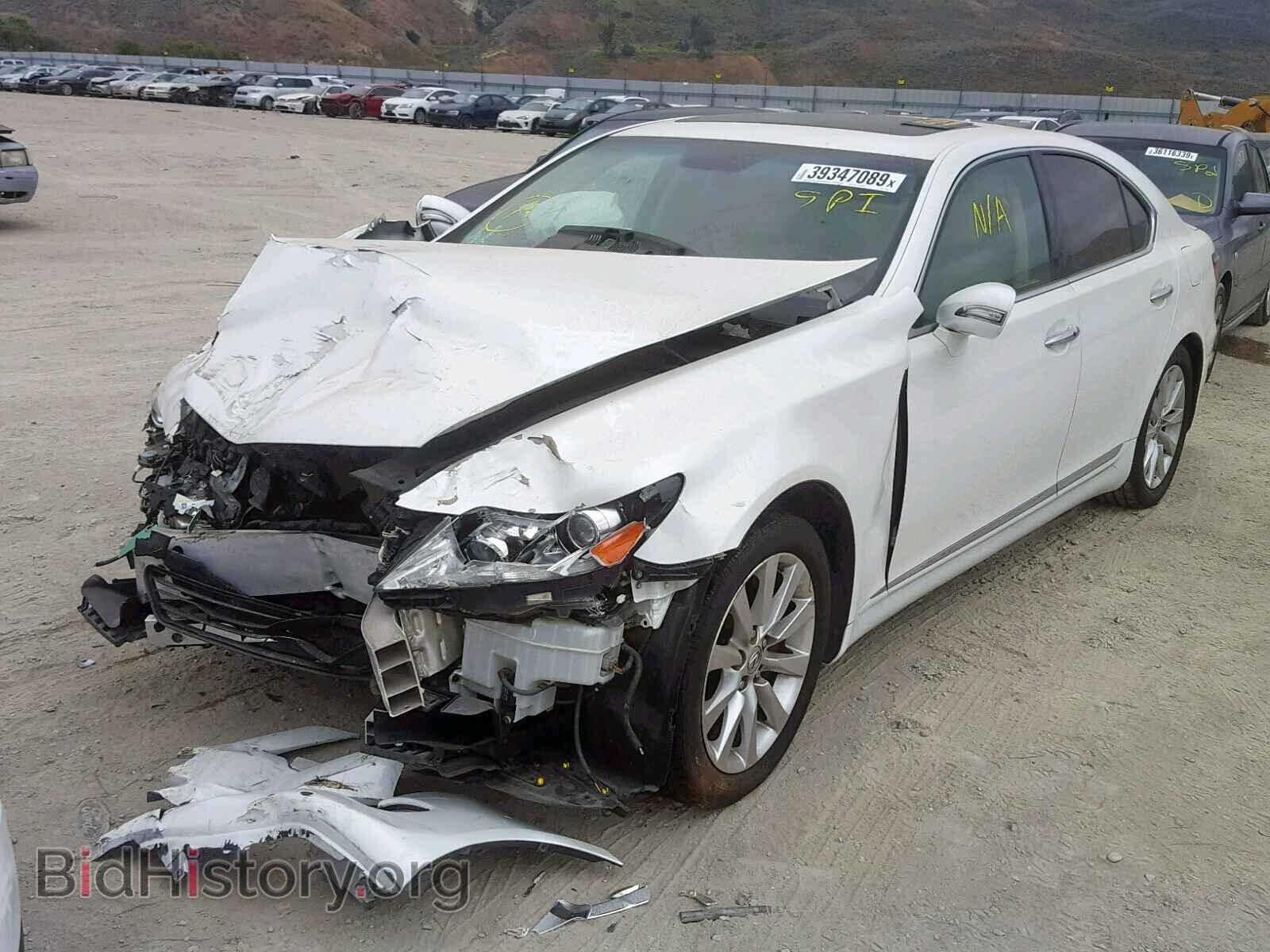 2012 LEXUS LS460 - VIN: JTHBL5EF2C5113545 - Photo 2