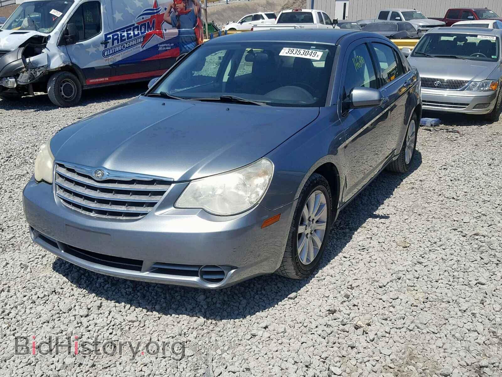2010 CHRYSLER SEBRING - VIN: 1C3CC5FB0AN172144 - Фото 2