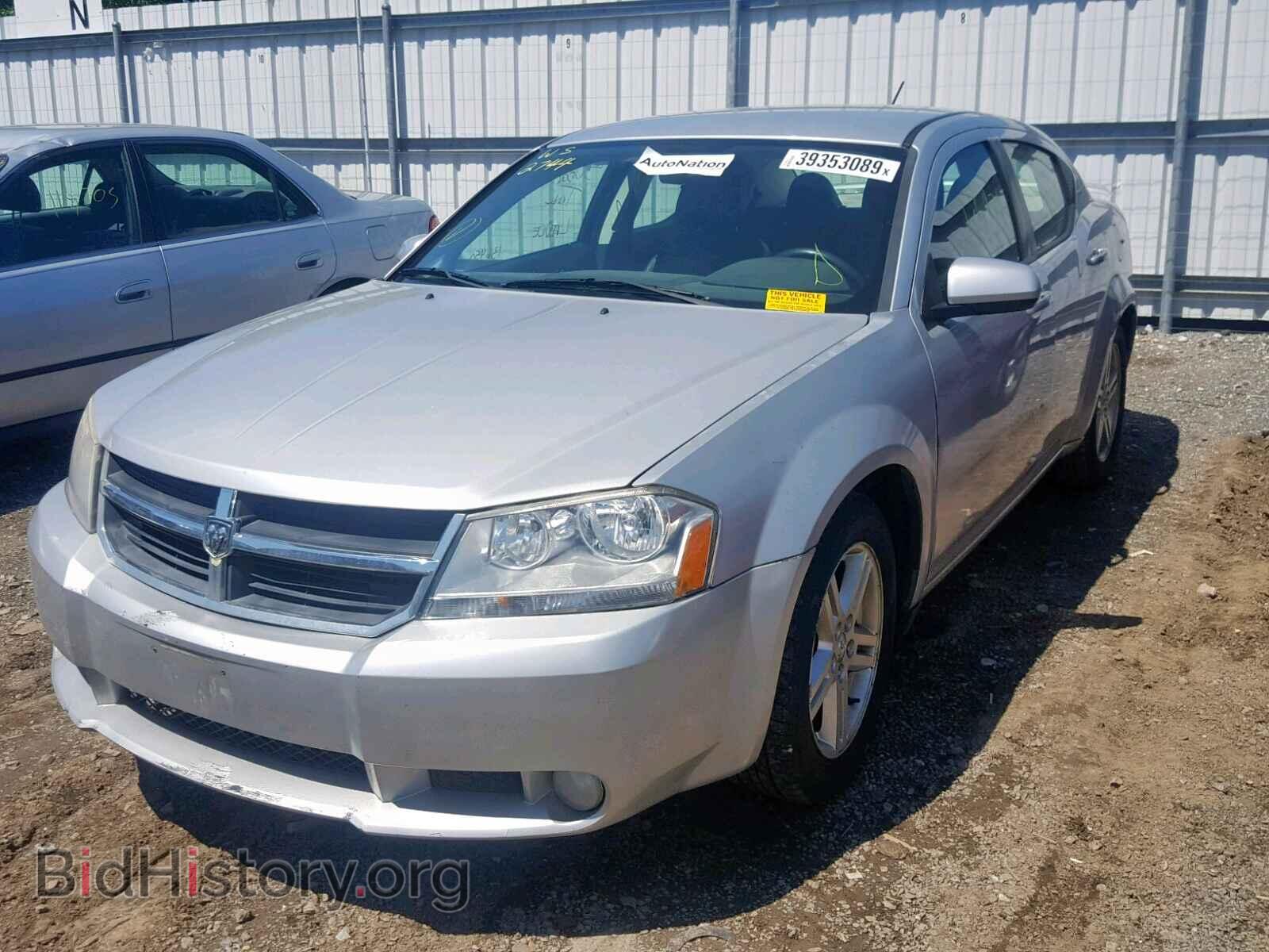 2010 DODGE AVENGER - VIN: 1B3CC5FB5AN136639 - Фото 2