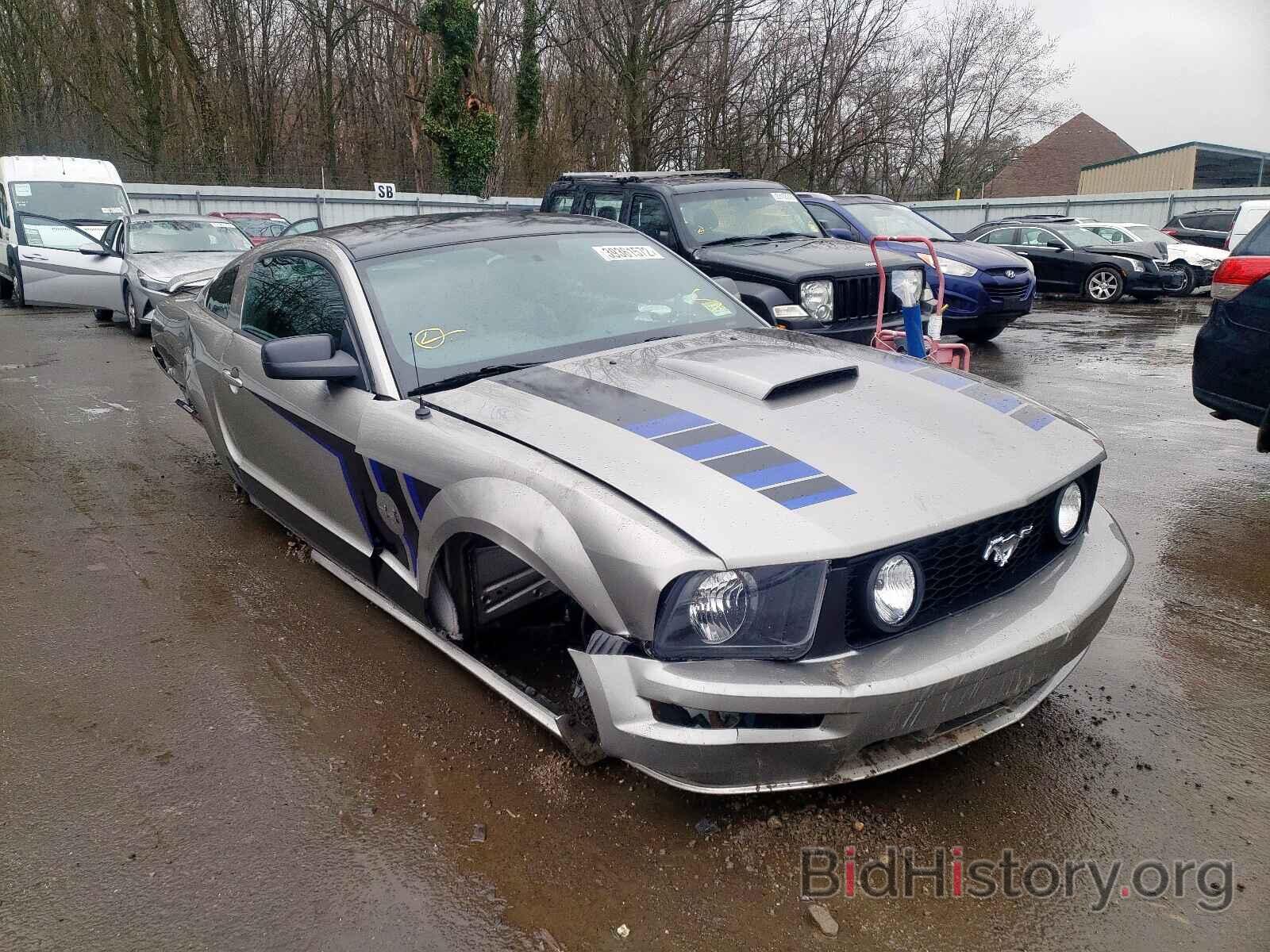 Photo 1ZVHT82H695106137 - FORD MUSTANG 2009