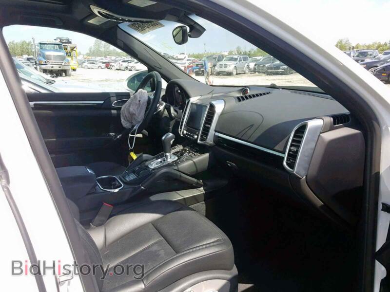 2017 Porsche CAYENNE (VIN WP1AA2A29HKA89286) — фото 5 из 10