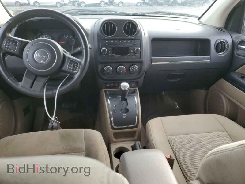 2011 Jeep COMPASS (VIN 1J4NF1FB9BD282986) — photo 8 of 13