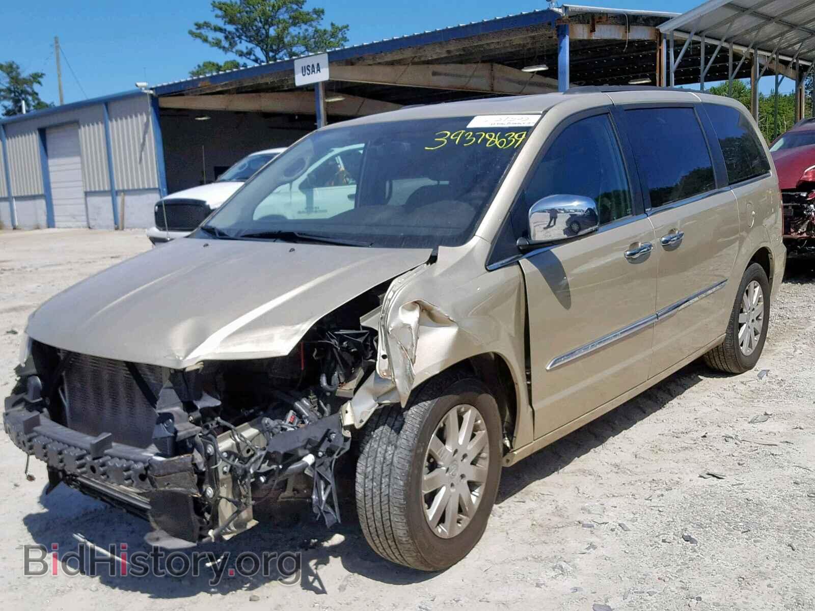 2011 CHRYSLER TOWN & COU - VIN: 2A4RR8DG0BR609272 - Photo 2