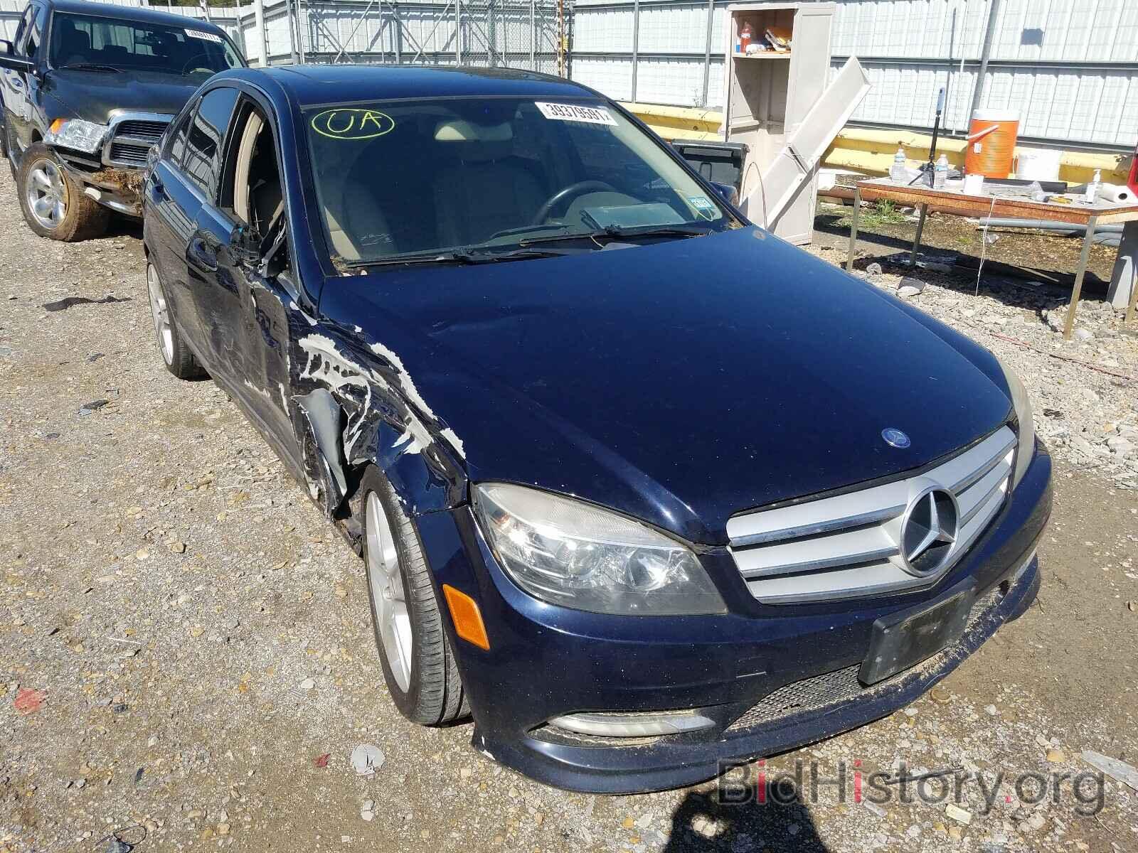 Photo WDDGF8BB1BR146373 - MERCEDES-BENZ C-CLASS 2011