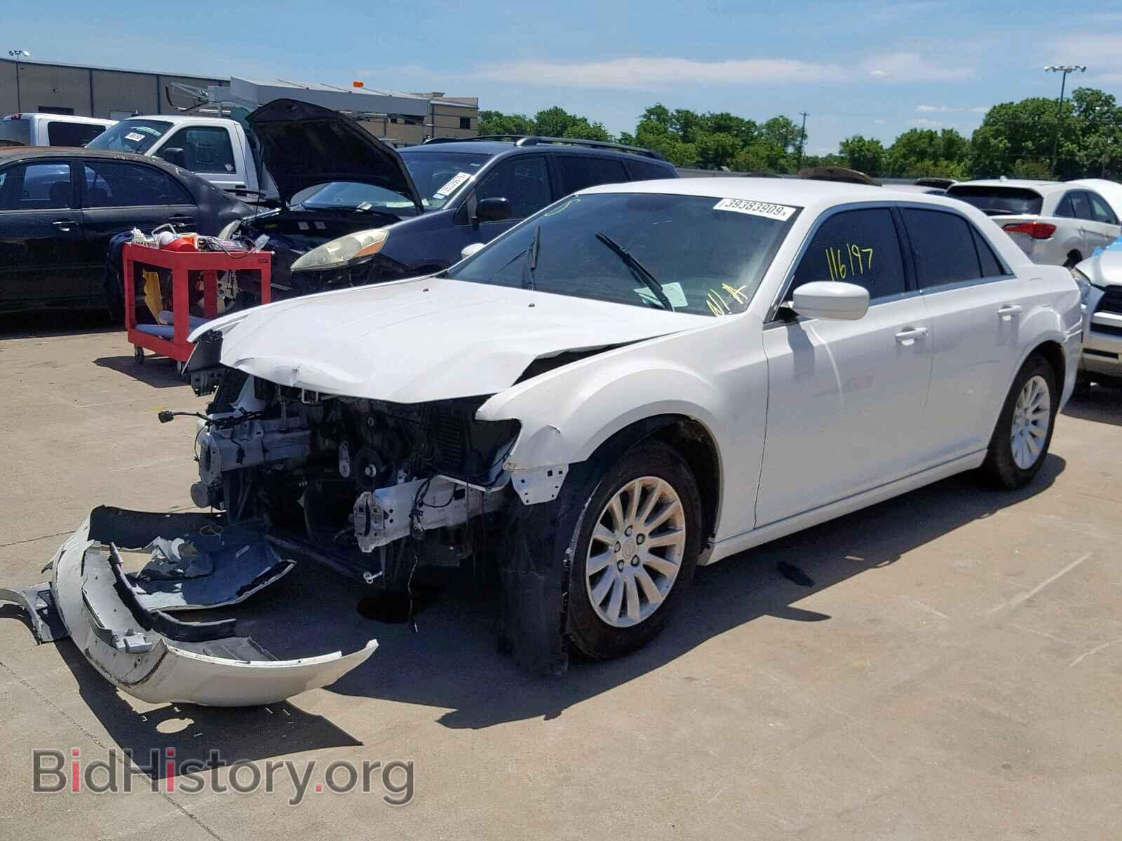 2014 CHRYSLER 300 - VIN: 2C3CCAAG0EH228223 - Фото 2
