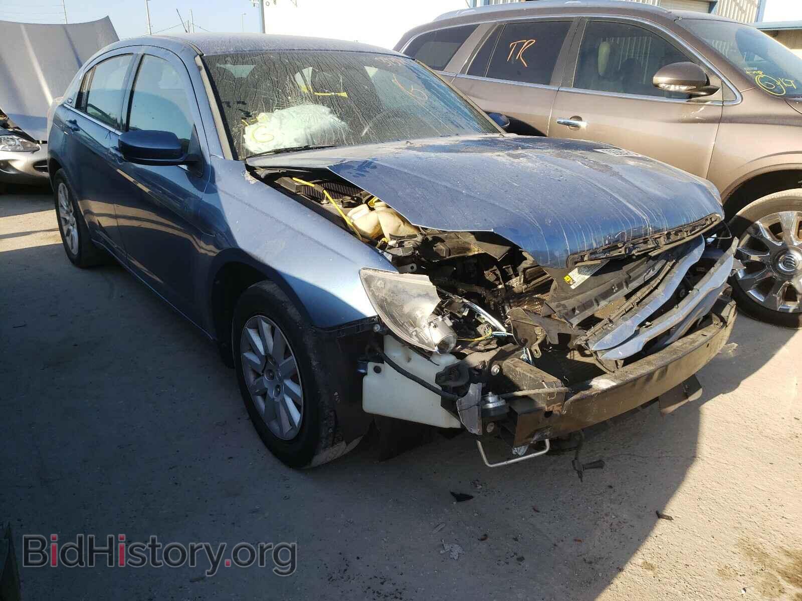 Photo 1C3BC4FB3BN545880 - CHRYSLER 200 2011