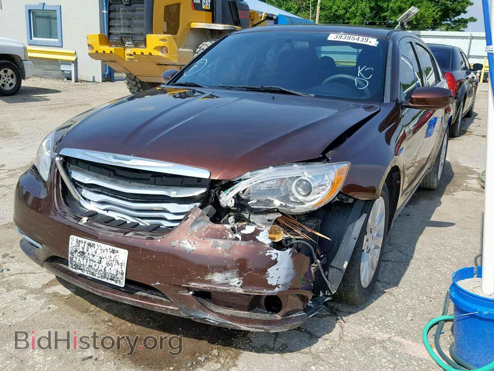 2013 CHRYSLER 200 - VIN: 1C3CCBAB5DN761748 - Photo 2