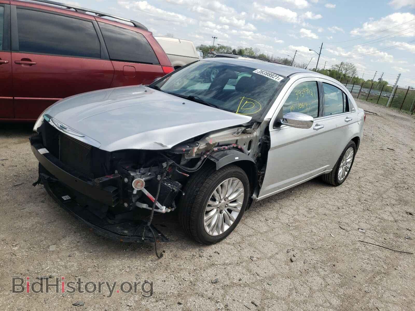 2011 CHRYSLER 200 - VIN: 1C3BC2FG5BN525369 - Фото 2