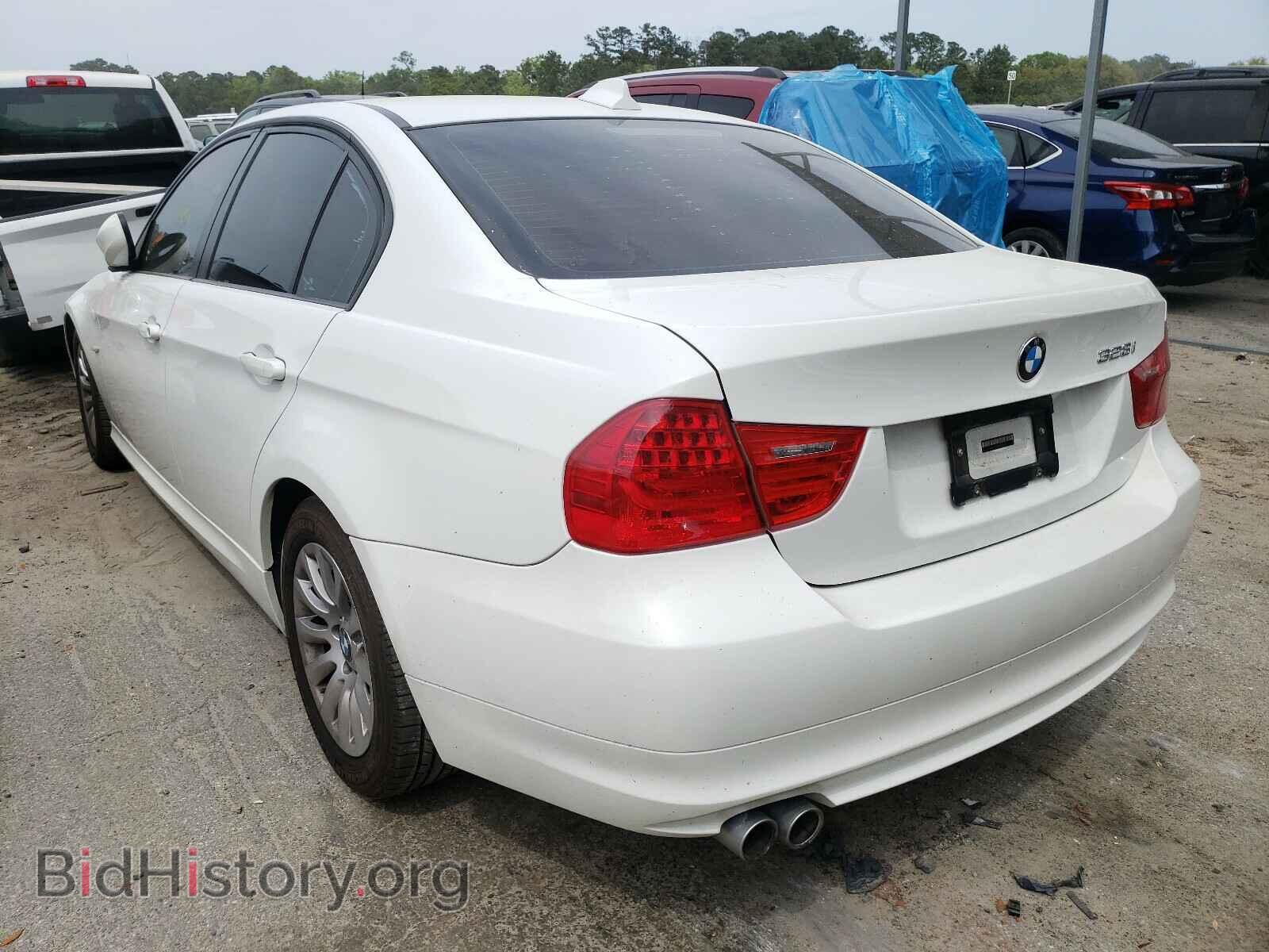 2009 BMW 3 SERIES - VIN: WBAPH53509A434872 - Фото 3