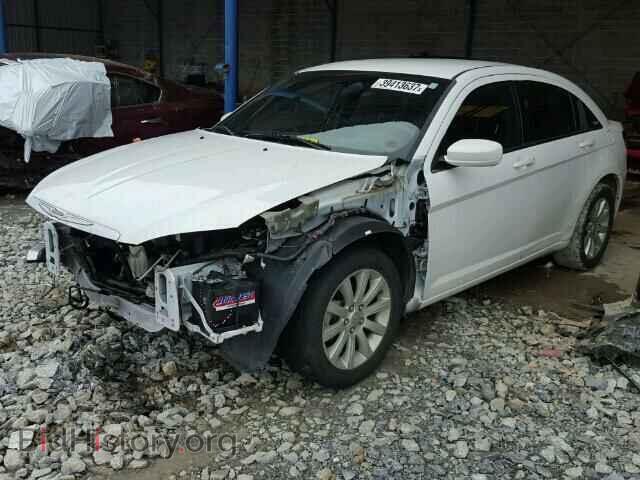 2013 CHRYSLER 200 - VIN: 1C3CCBBG1DN569950 - Photo 2