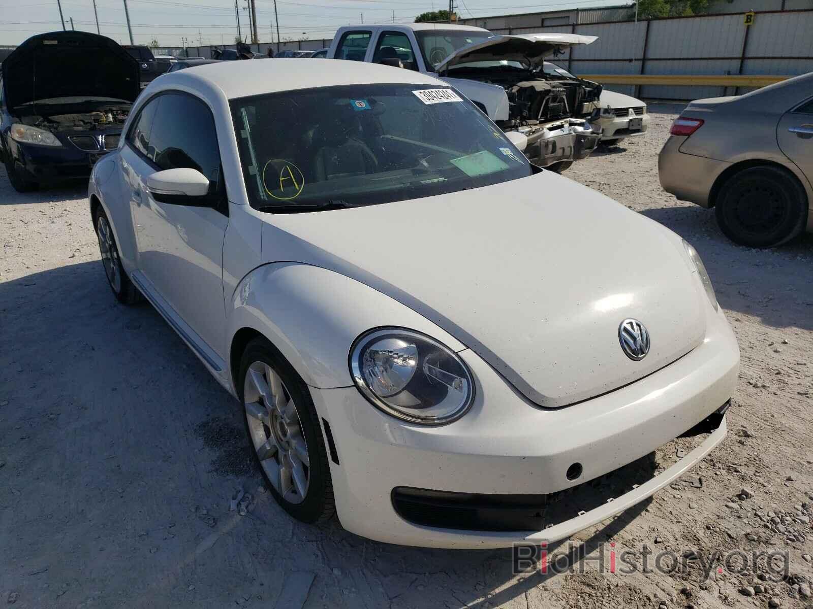 Photo 3VWJP7AT4CM627624 - VOLKSWAGEN BEETLE 2012