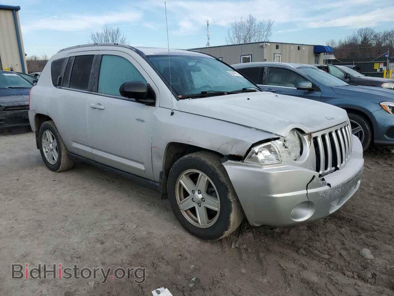 2010 JEEP COMPASS - VIN: 1J4NF1FB7AD619945 - Photo 4