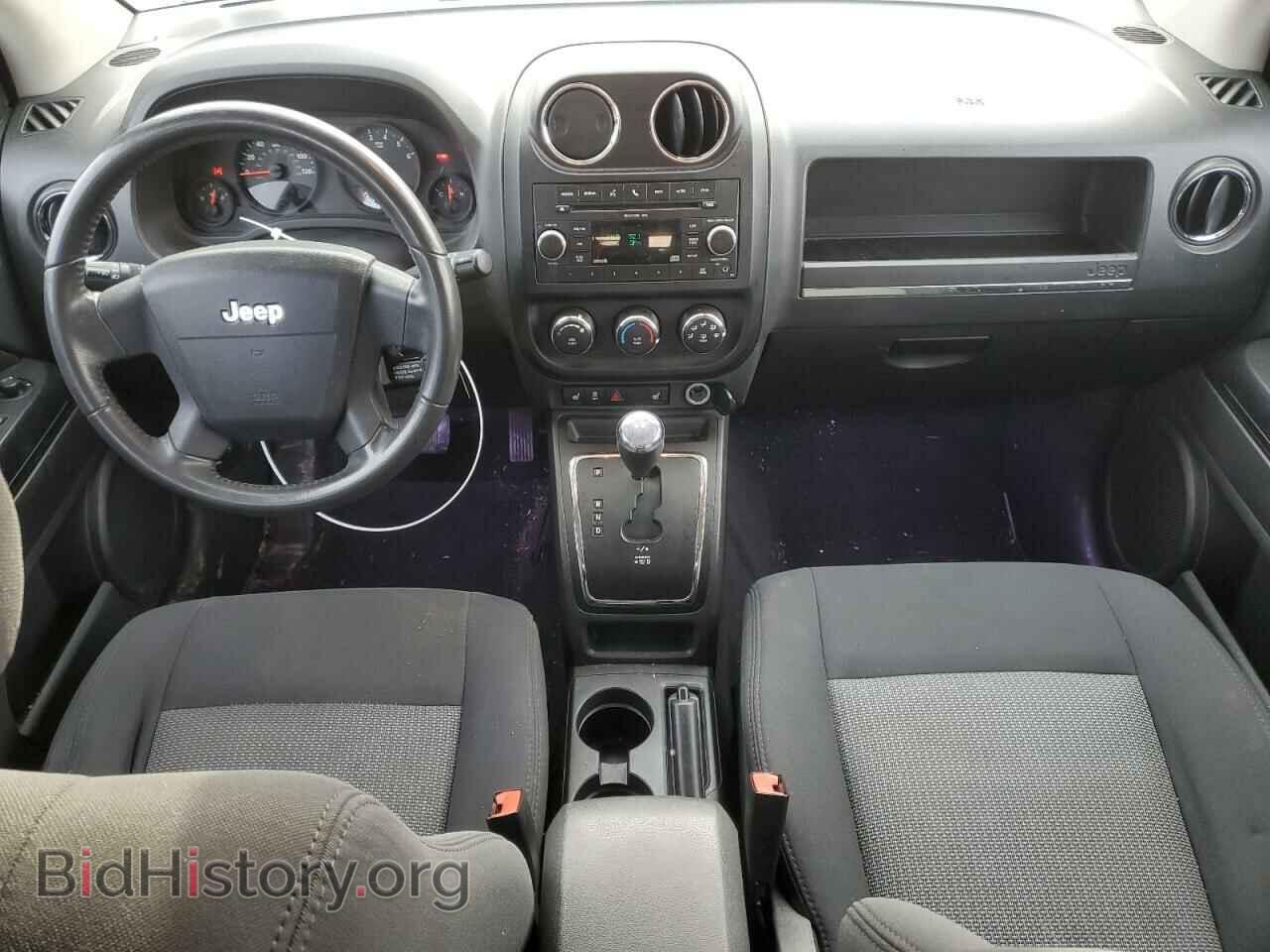 2010 JEEP COMPASS - VIN: 1J4NF1FB7AD619945 - Photo 8