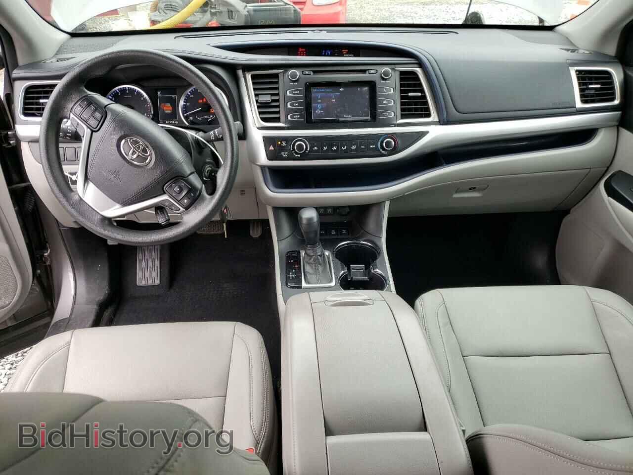 2018 TOYOTA HIGHLANDER - VIN: 5TDBZRFHXJS486444 - Фото 8