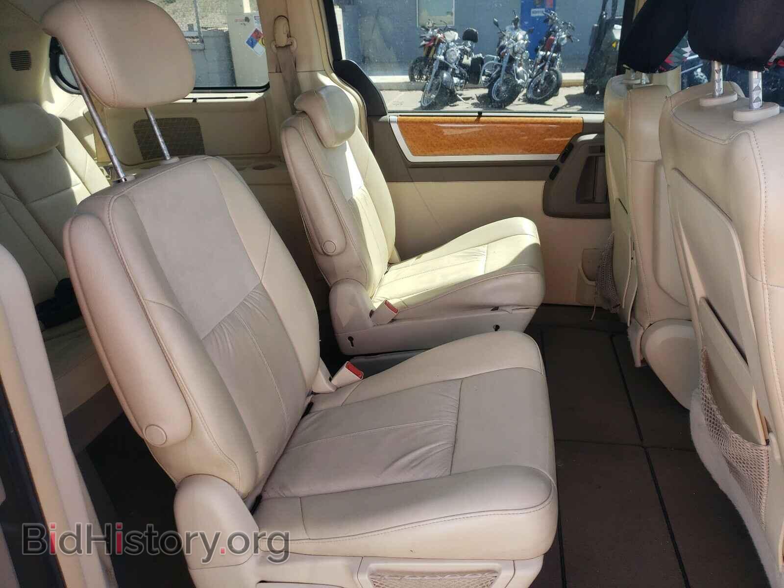 2008 CHRYSLER MINIVAN - VIN: 2A8HR64X18R805728 - Фото 6