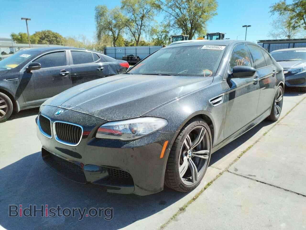 2013 BMW M5 - VIN: WBSFV9C50DC773586 - Фото 2
