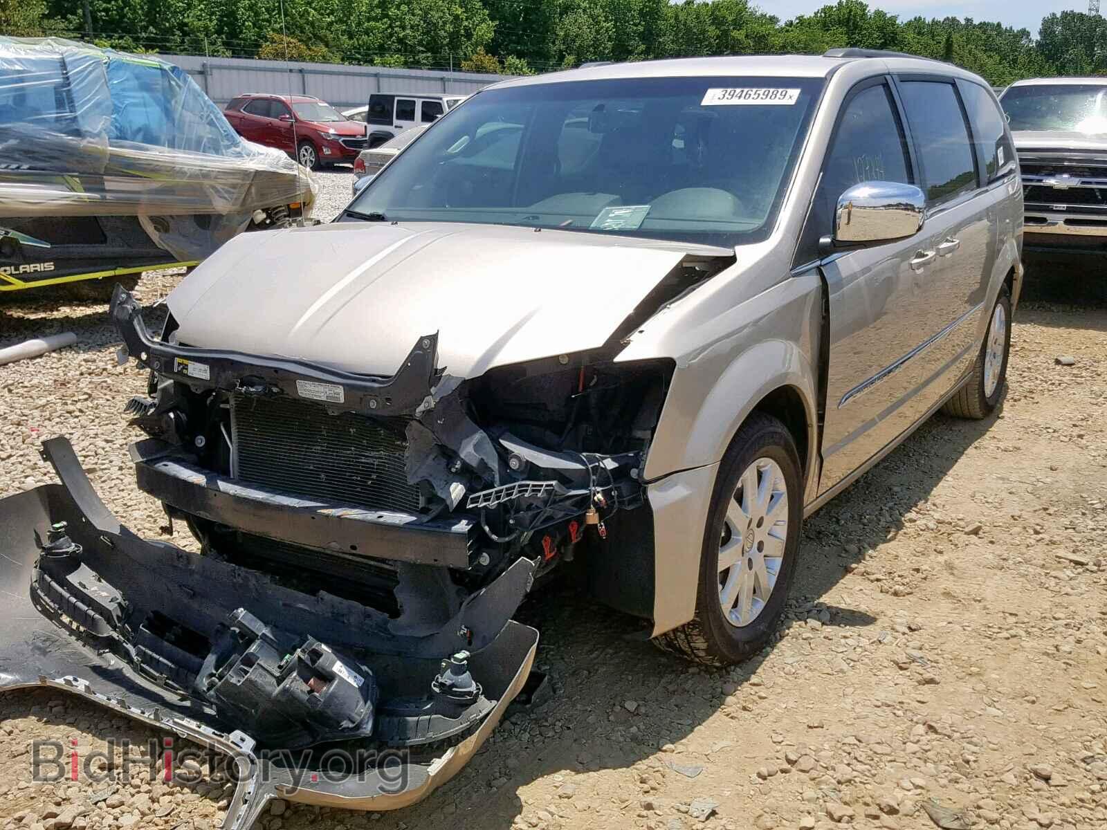 2013 CHRYSLER TOWN & COU - VIN: 2C4RC1BG0DR588377 - Фото 2
