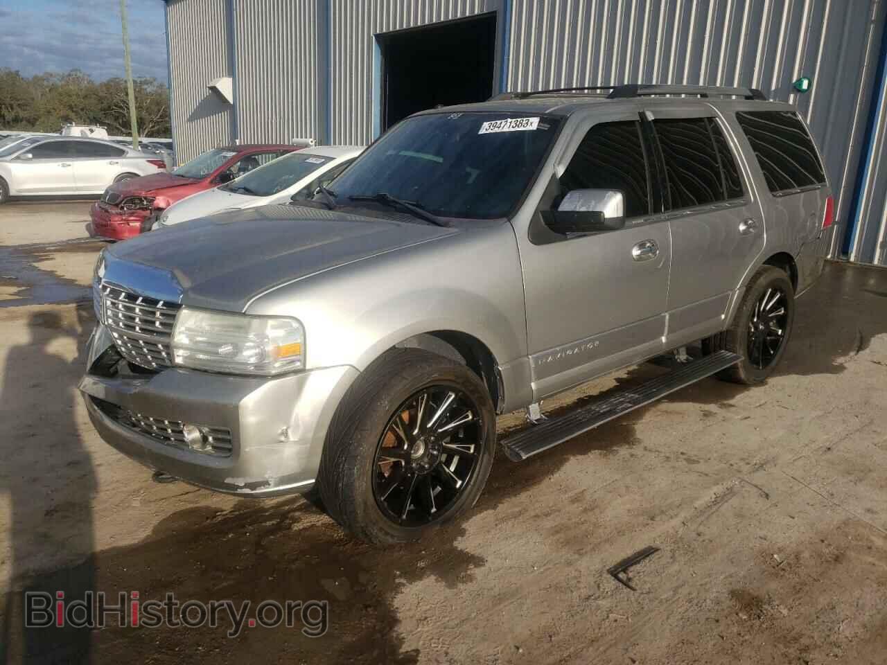 Photo 5LMFU28548LJ11129 - LINCOLN NAVIGATOR 2008