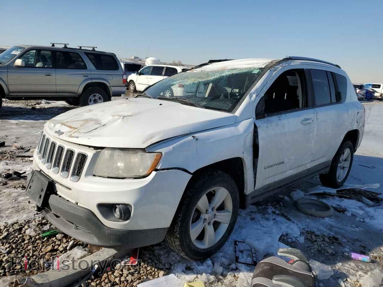 Photo 1J4NF1FB1BD244636 - JEEP COMPASS 2011