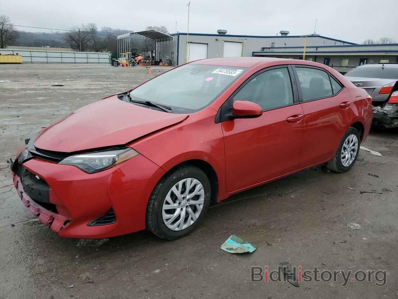 Photo 5YFBURHE6JP850692 - TOYOTA COROLLA 2018