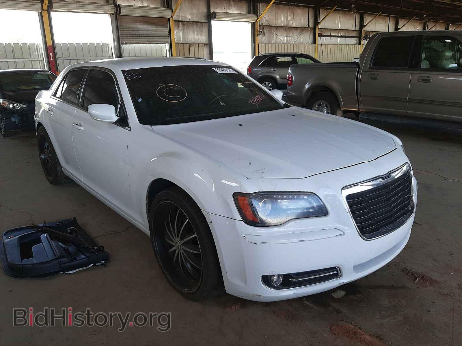 Фотография 2C3CCABG7CH313233 - CHRYSLER 300 2012