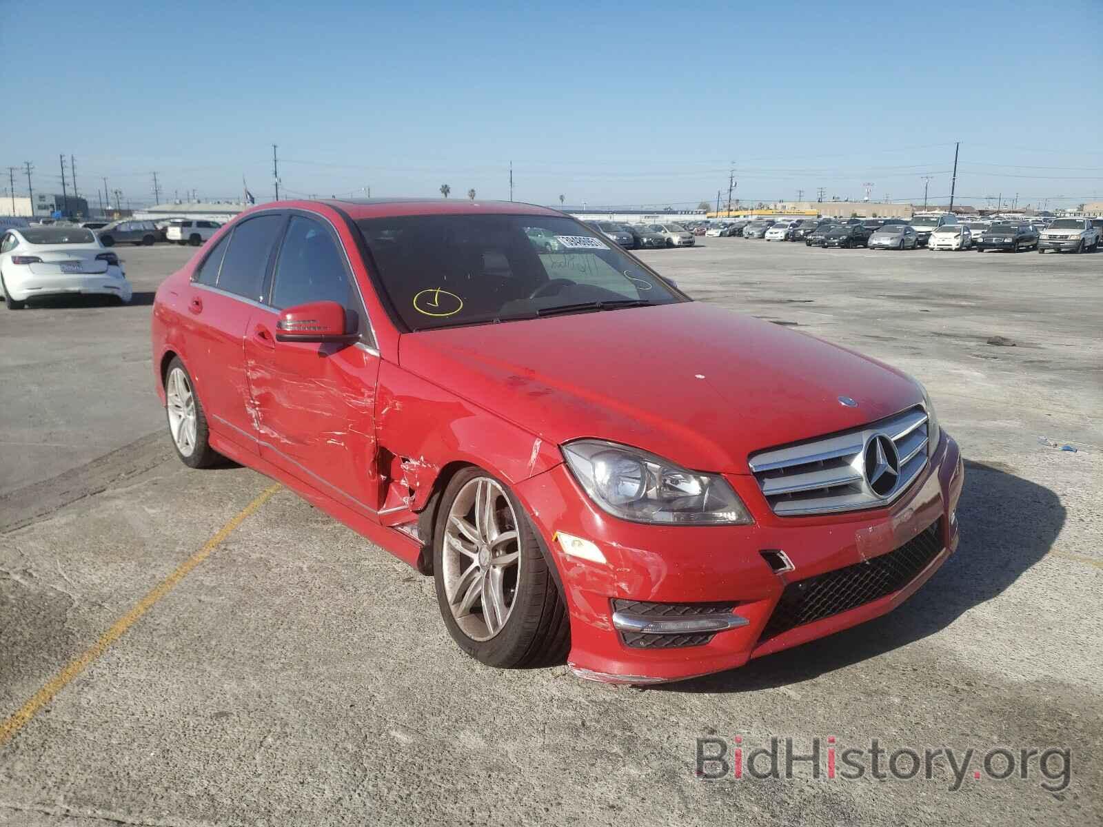 Photo WDDGF4HB2DA771138 - MERCEDES-BENZ C CLASS 2013