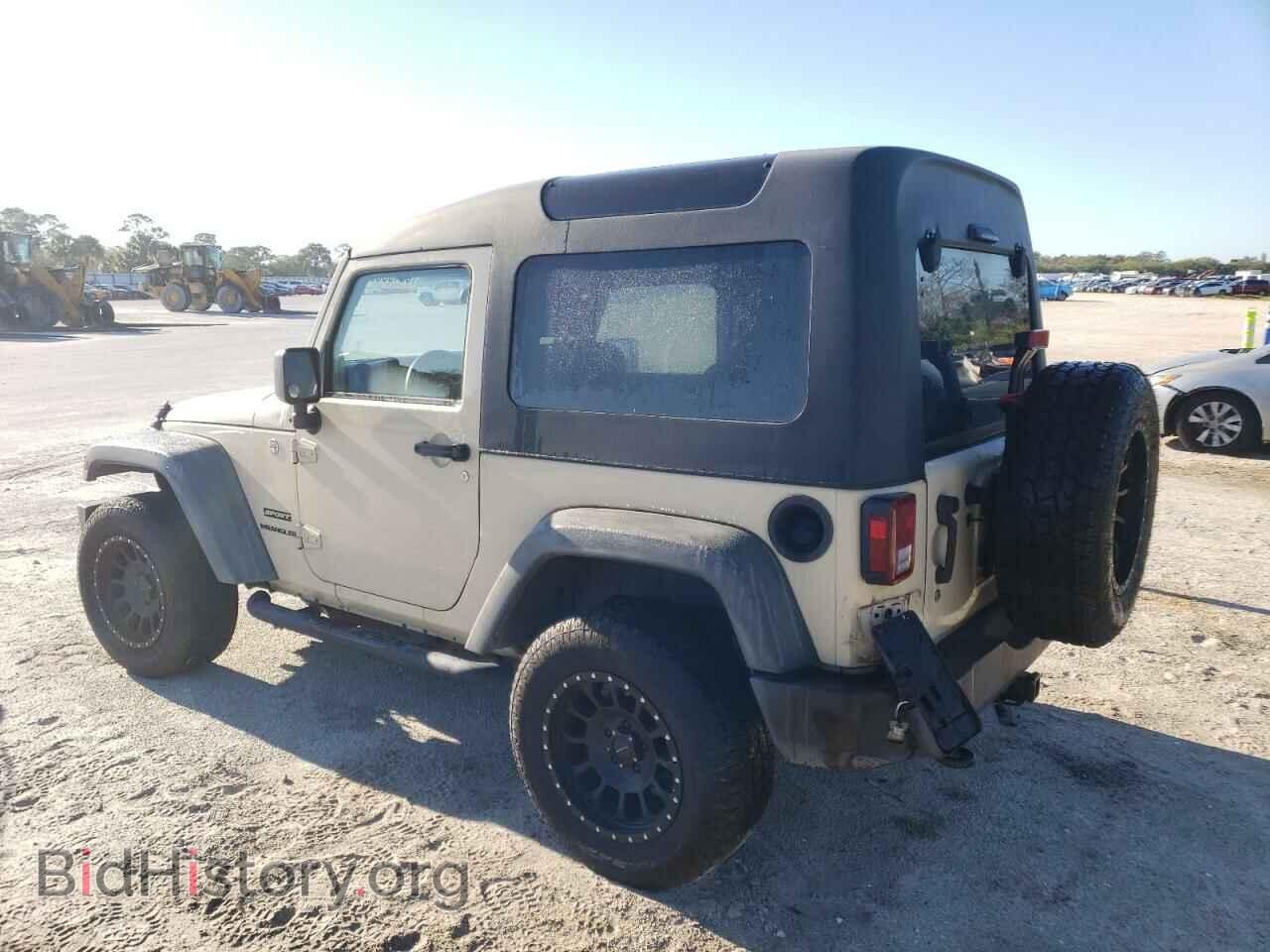 2011 JEEP WRANGLER - VIN: 1J4AA2D17BL530851 - Фото 2