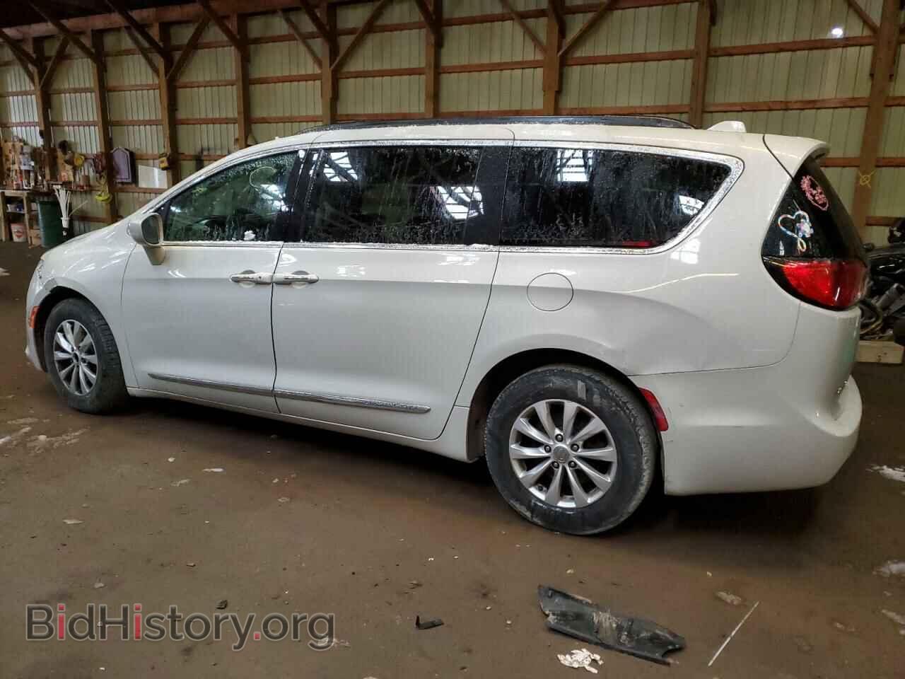 2017 CHRYSLER PACIFICA - VIN: 2C4RC1BGXHR560916 - Photo 2
