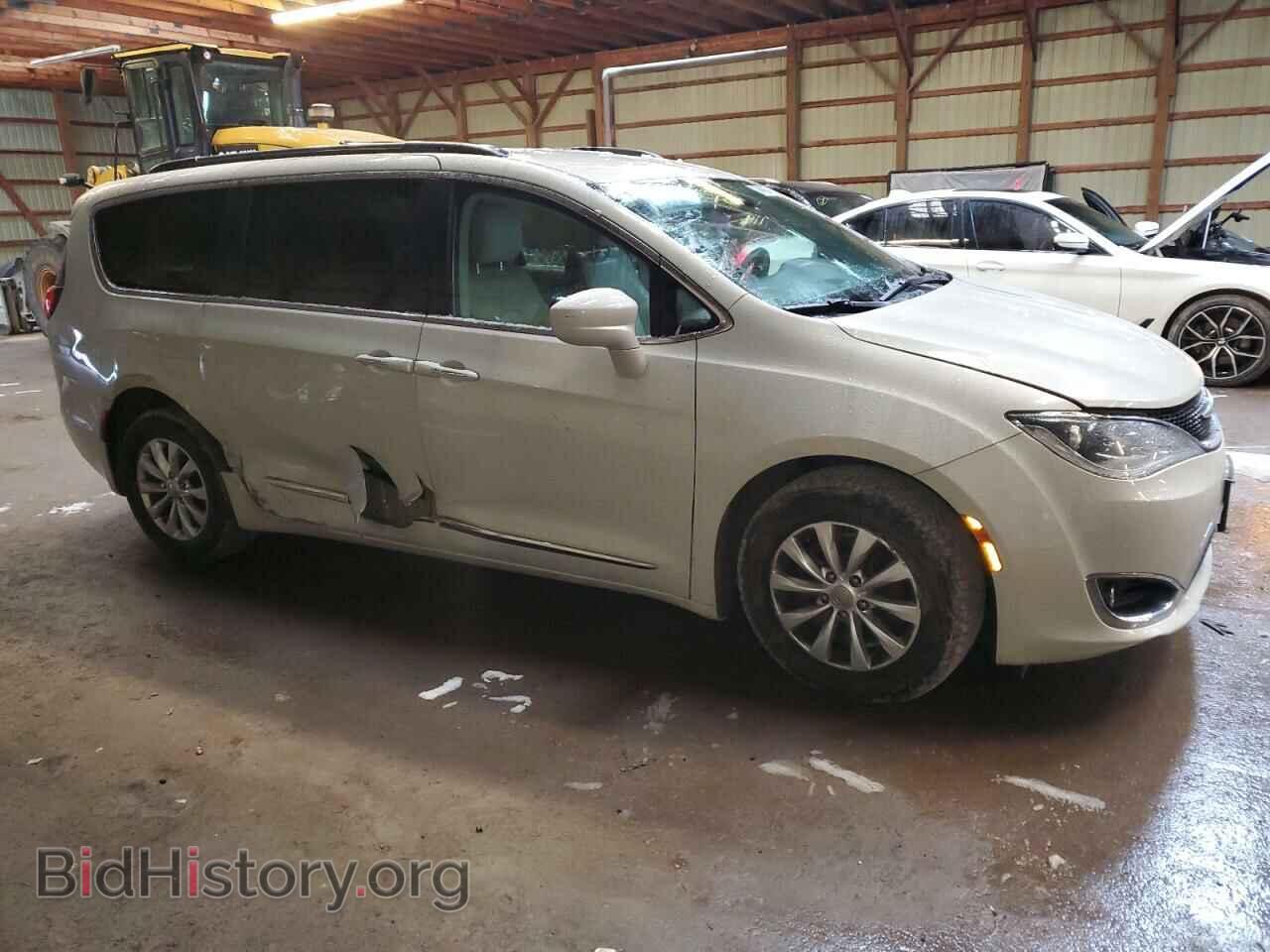 2017 CHRYSLER PACIFICA - VIN: 2C4RC1BGXHR560916 - Photo 4