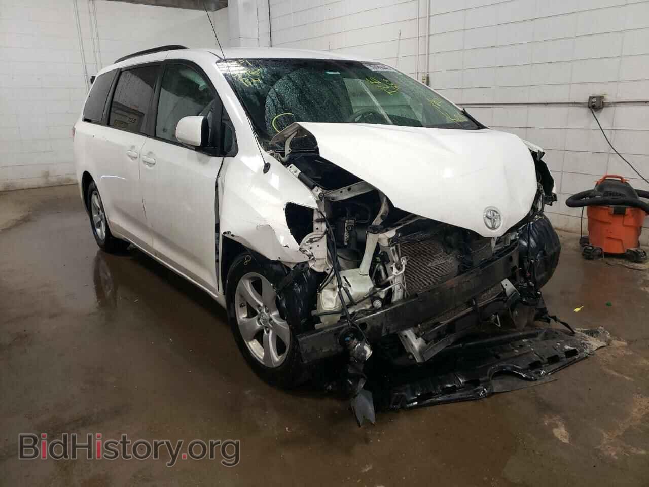 Photo 5TDKK3DC8DS294971 - TOYOTA SIENNA 2013