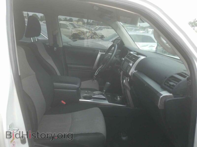 2019 Toyota 4RUNNER (VIN JTEBU5JR5K5664206) — photo 5 of 10