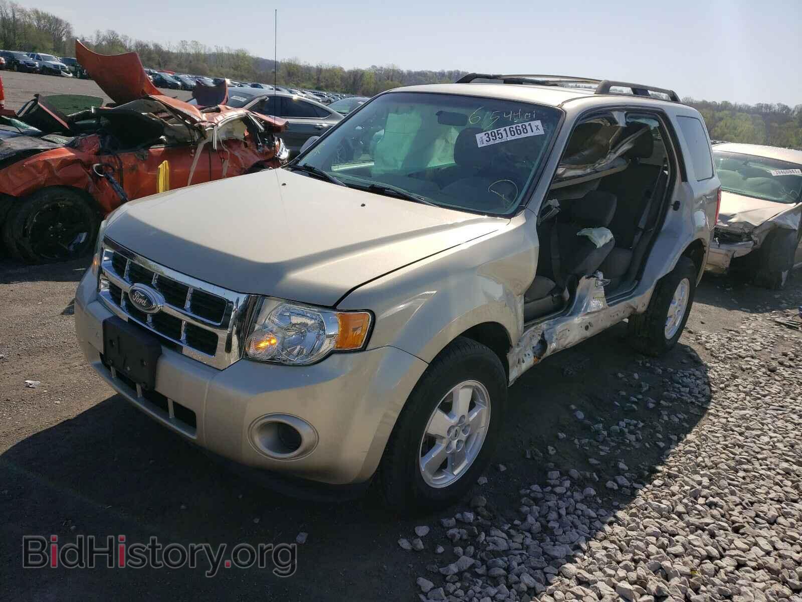 2011 FORD ESCAPE - VIN: 1FMCU0C74BKC65761 - Фото 2